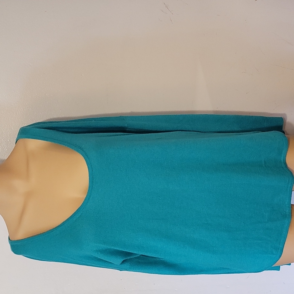 NWT c & c california lightweight green sweater Medium